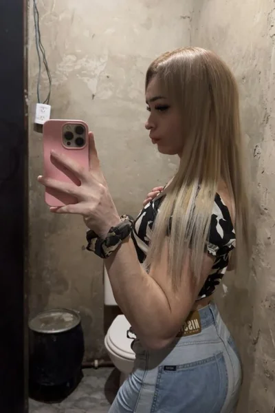 Nina ZN (27 años) — San Isidro, Argentina - 5