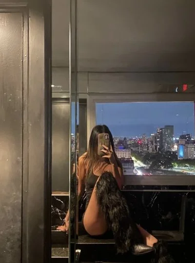 Sofia (22 años) — Puerto Madero, Argentina - 7