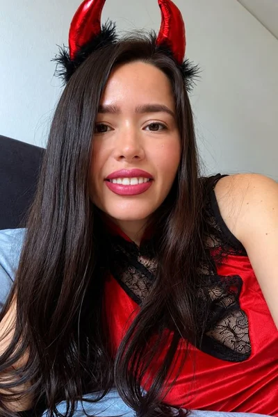 Olivia (29 years) — Las Condes, Chile - 10