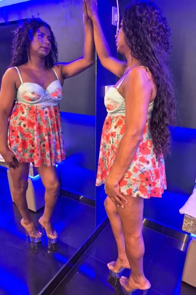Jhoana morenita (26 años) — Villa Urquiza, Argentina - 27