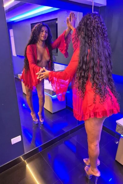 Jhoana morenita (26 años) — Villa Urquiza, Argentina - 26