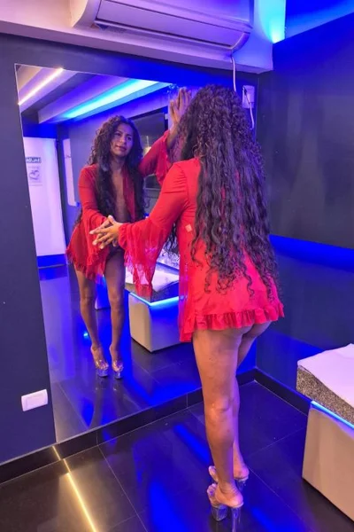 Jhoana morenita (26 años) — Villa Urquiza, Argentina - 29