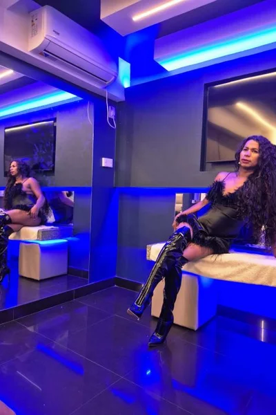 Jhoana morenita (26 años) — Villa Urquiza, Argentina - 5