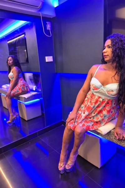 Jhoana morenita (26 años) — Villa Urquiza, Argentina - 35