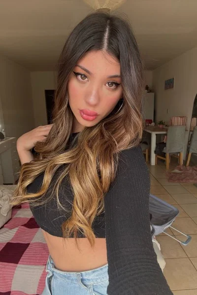 Deelfi (22 años) — Tigre, Argentina - 23