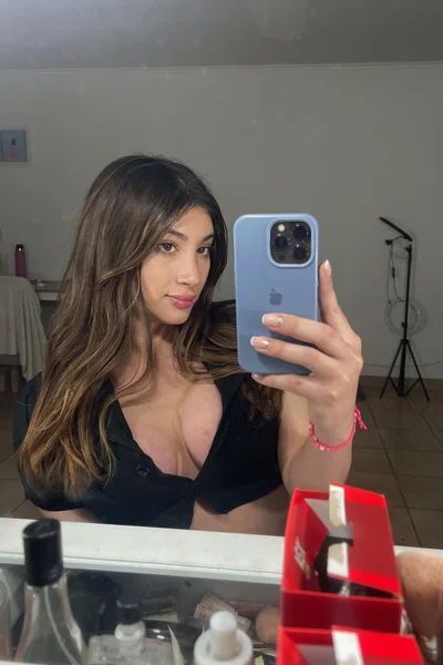 Deelfi (22 años) — Tigre, Argentina - 9