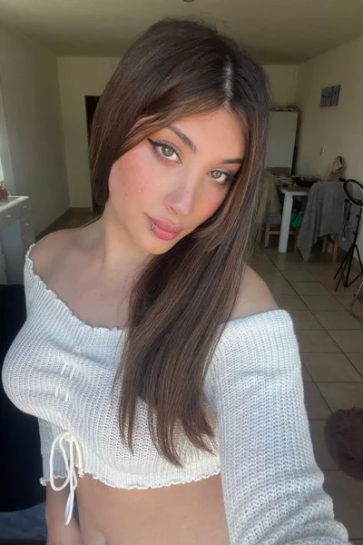 Deelfi (22 años) — Tigre, Argentina - 51