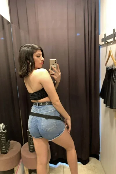 Deelfi (22 años) — Tigre, Argentina - 113
