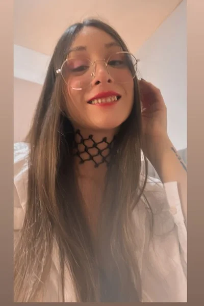 Lucia L (25 años) — Recoleta, Argentina - 18