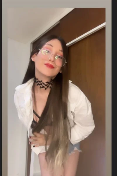 Lucia L (25 años) — Recoleta, Argentina - 15