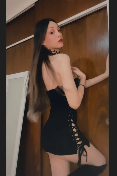 Lucia L (25 años) — Recoleta, Argentina - 12