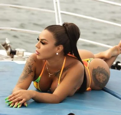 Estefania (26 años) — Confluencia, Argentina - 26