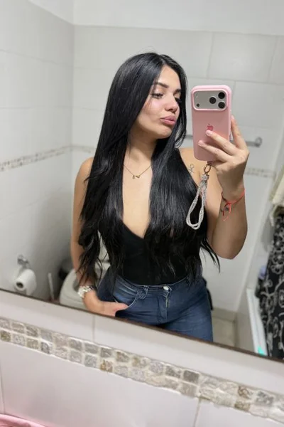 Delfina (26 years) — Ituzaingó, Argentina - 4
