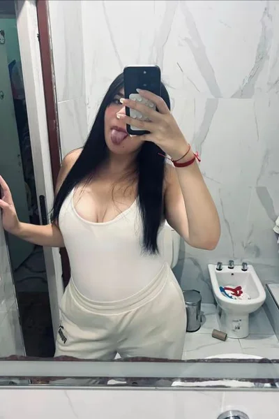 Luz (20 years) — Flores, Argentina - 7