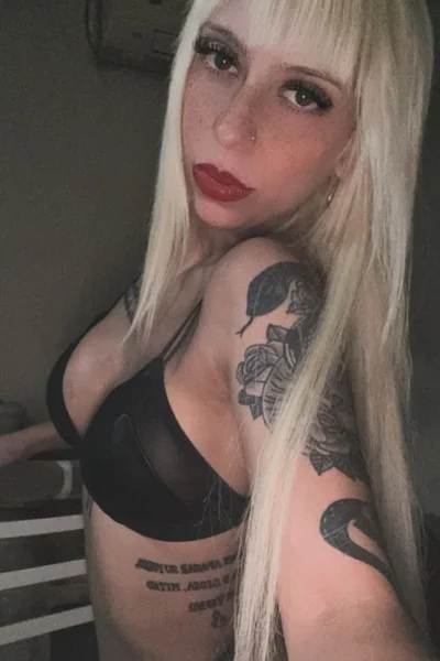 Nazarena (26 years) — Rosario, Argentina - 17