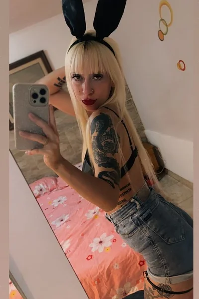 Nazarena (26 years) — Rosario, Argentina - 13