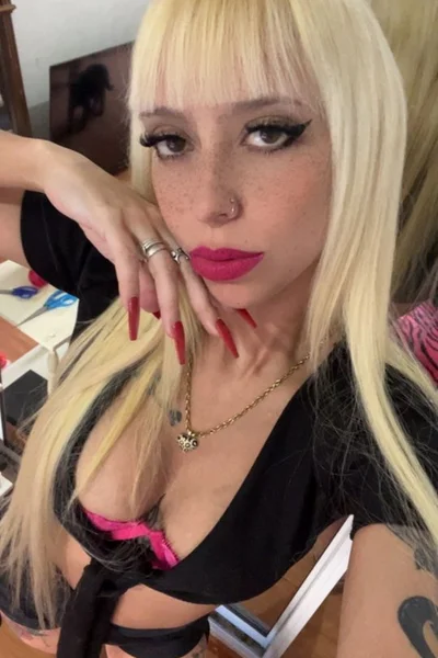 Nazarena (26 years) — Rosario, Argentina - 26