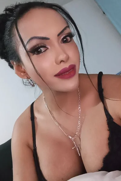 Arleny (27 años) — La Plata, Argentina - 23