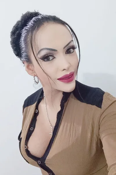 Arleny (27 años) — La Plata, Argentina - 20