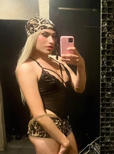 Sienna Caba (20 años) — Palermo, Argentina - 15
