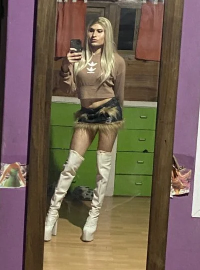 Sienna Caba (20 años) — Palermo, Argentina - 14