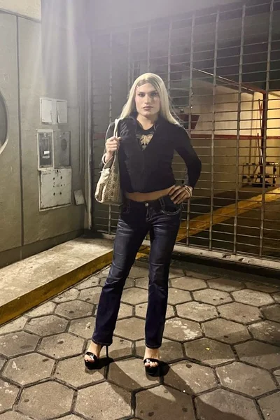 Sienna Caba (20 años) — Palermo, Argentina - 4