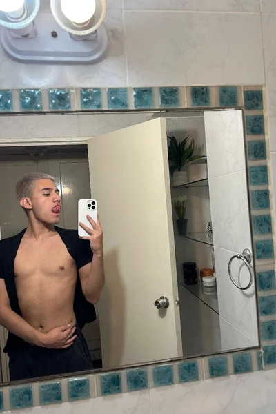 Luca (20 anos) — Microcentro, Argentina - 5