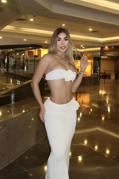 Gala (25 años) — Madrid, España - 2