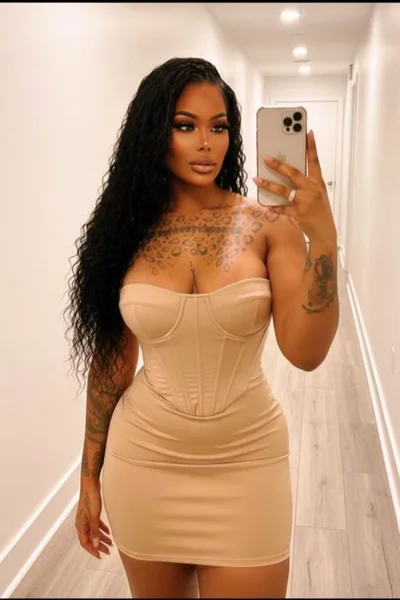 Isabella Ts (28 años) — Microcentro, Argentina - 149
