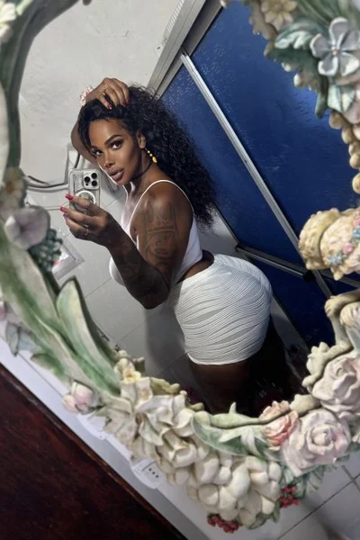Isabella Ts (28 años) — Microcentro, Argentina - 85
