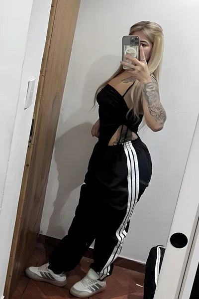 Flor (24 anos) — Microcentro