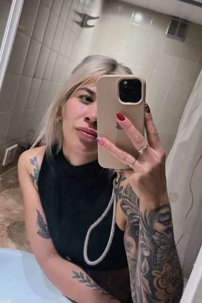 Flor (24 años) — Microcentro, Argentina - 3