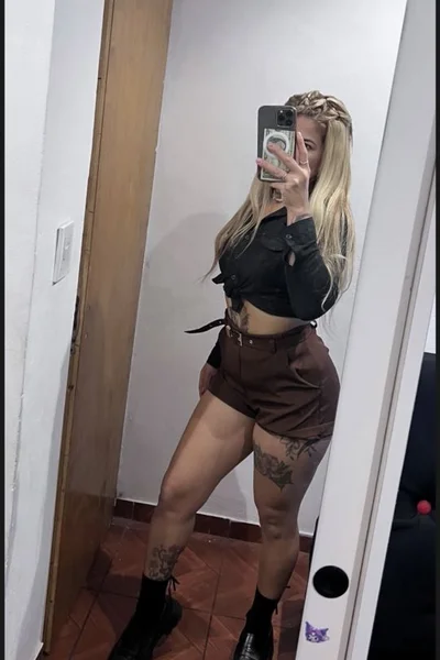 Flor (24 años) — Microcentro, Argentina - 5
