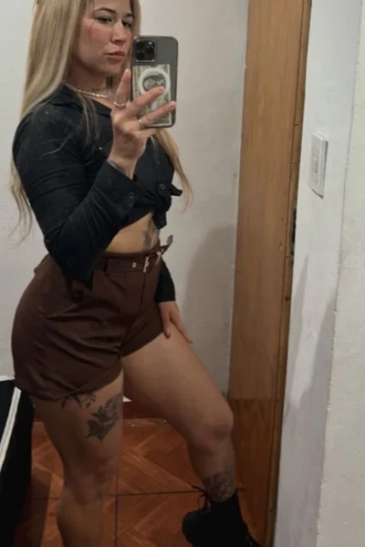 Flor (24 years) — Microcentro, Argentina - 5