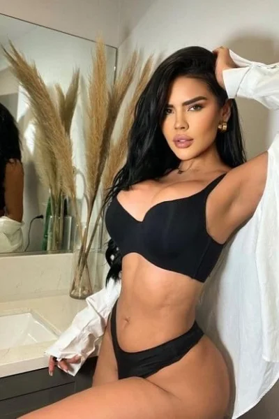 Ayla (26 años) — Los Cabos, México - 1