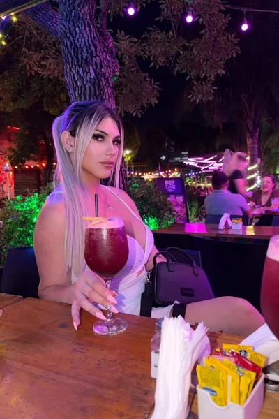 Nicole J (27 years) — Capital, Argentina - 34
