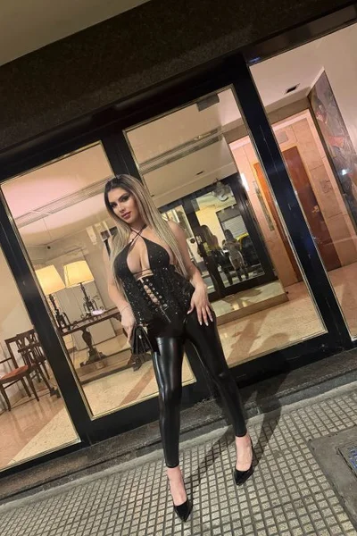Nicole J (27 years) — Capital, Argentina - 4