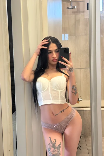 Luna (19 años) — Recoleta, Argentina - 26