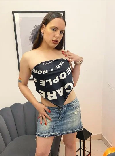 Mia Es (27 años) — La Paternal, Argentina - 95