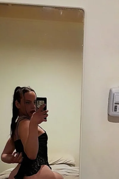 Mia Es (27 años) — La Paternal, Argentina - 1
