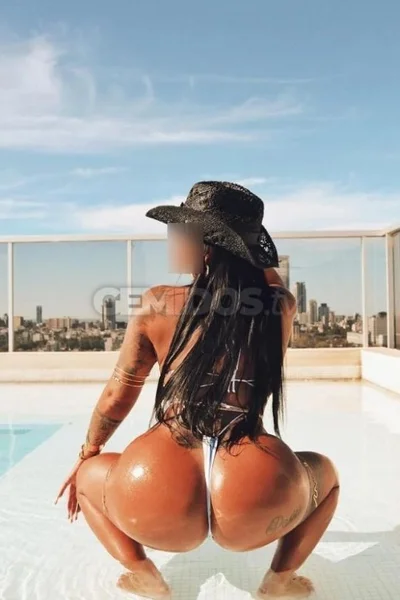 Celeste (33 years) — Palermo, Argentina - 19