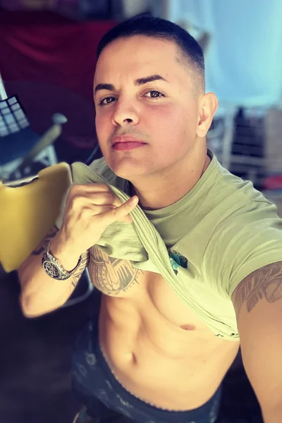 Eduardo (27 years) — Madrid, España - 7