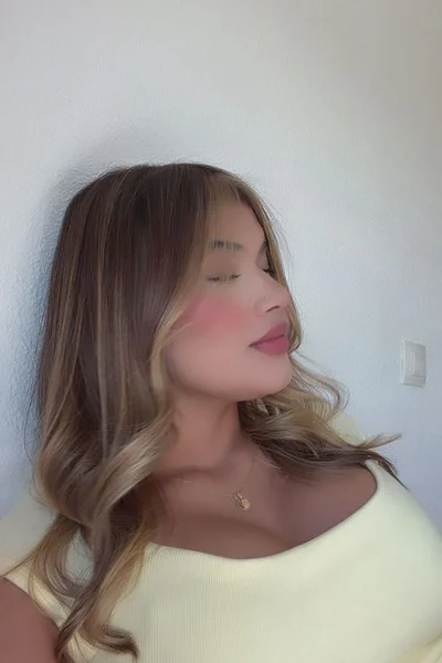 Megan (19 años) — Madrid, España - 1