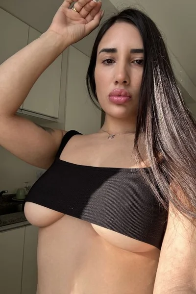 Justina (23 anos) — Confluencia, Argentina - 10