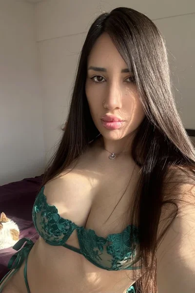Justina (23 anos) — Confluencia, Argentina - 7