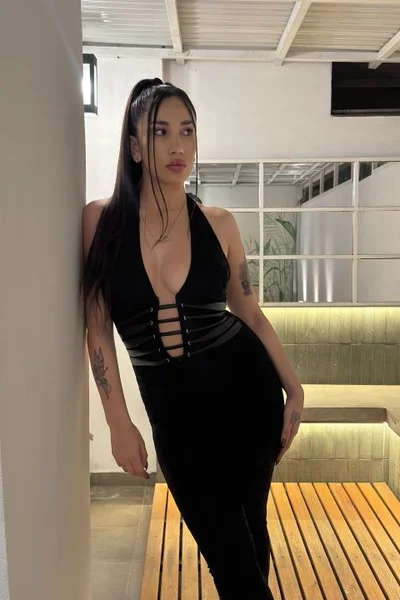 Justina (23 anos) — Confluencia, Argentina - 15