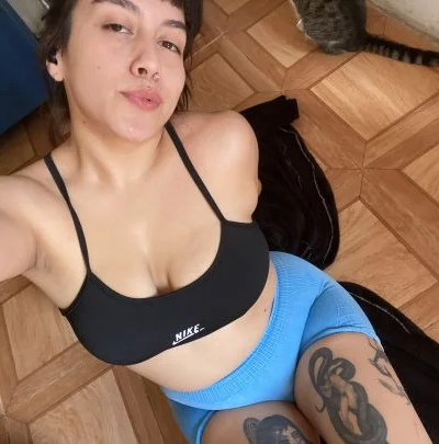Luna (25 años) — Bariloche, Argentina - 43