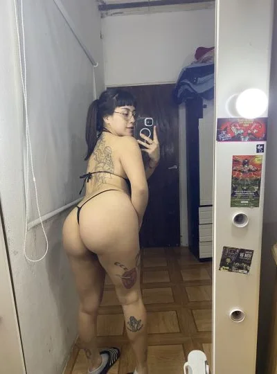 Luna (25 años) — Bariloche, Argentina - 23