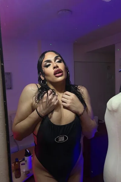 Tina F (30 anos) — Obelisco, Argentina - 5