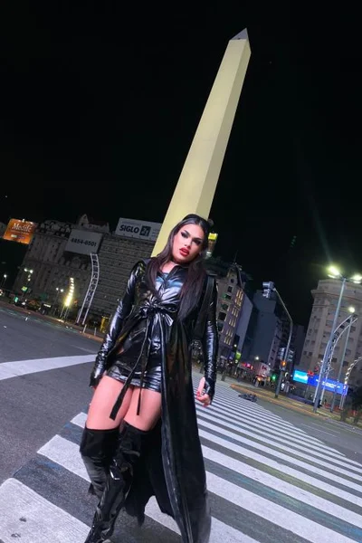 Tina F (30 años) — Obelisco, Argentina - 71